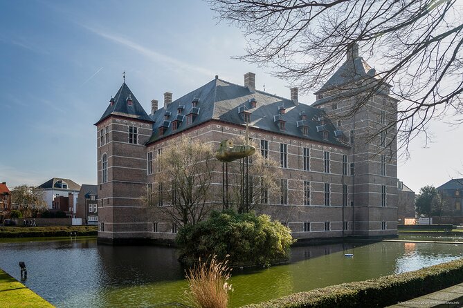 e-Scavenger hunt Turnhout: Explore the city at your own pace - Printing history connects paper, cards, and the town