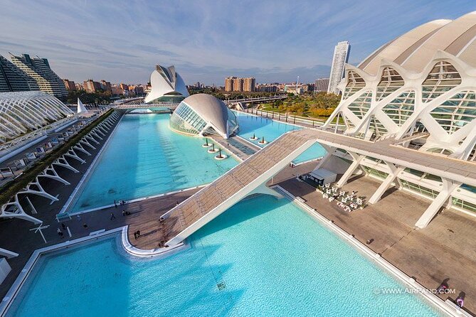 e-Scavenger hunt Valencia: Explore the city at your own pace - El Carme, the old walls, and the historic quarter
