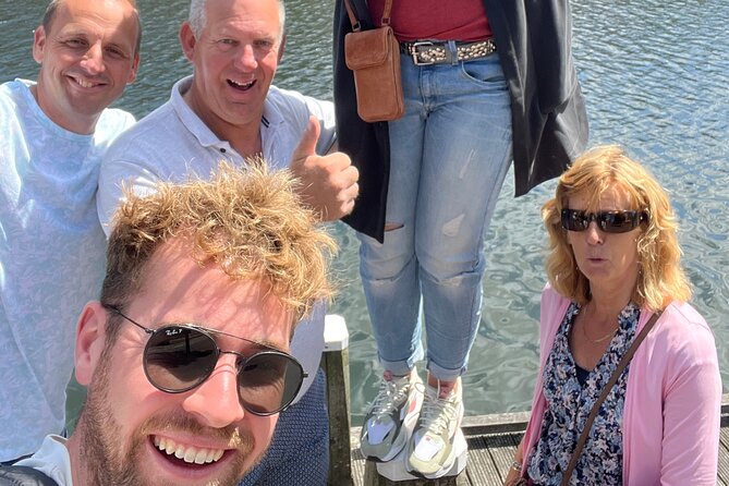 e-Scavenger hunt Volendam: Explore the city at your own pace - Starting at Pallasplantsoen, not the old harbor