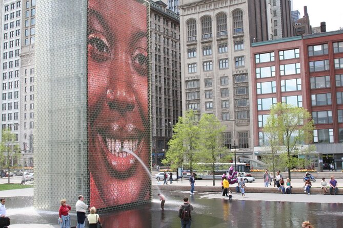 Eastside Chicago The Heist Exploration Game and Tour - Buckingham Fountain gives the walk a grand finish