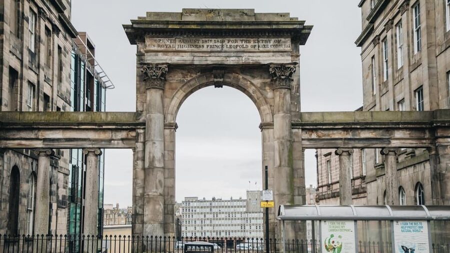 Edinburgh New Town: City Walking Tour & Exploration Game - Who Will Enjoy the Quest Most?