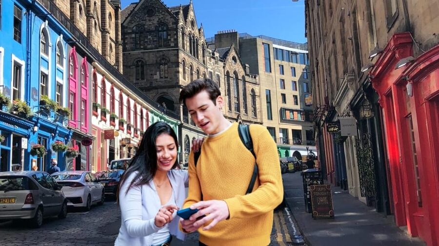 Edinburgh: Royal Mile Walking Tour & Exploration Game - Key points to know before you go