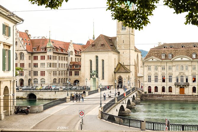 Einstein in Zurich: Walk in Time Exploration Game and Tour - Seven stops, eleven puzzles, and a final climb