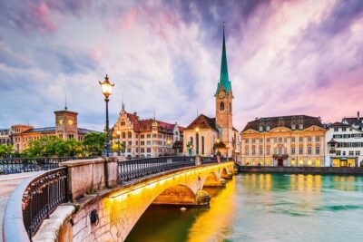Einstein in Zurich: Walk in Time Exploration Game and Tour