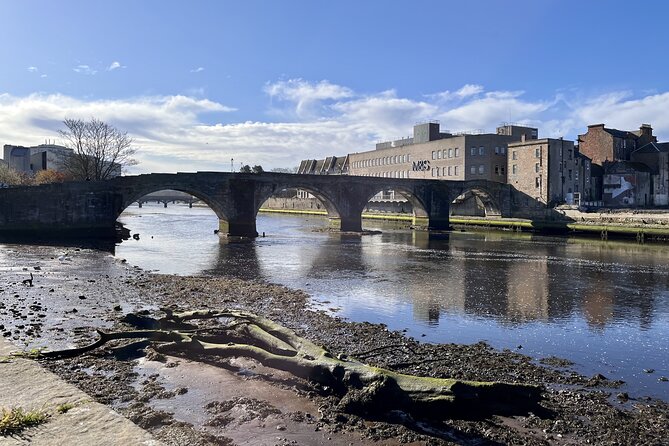 Escape Burns' Hame Toun: Outdoor Puzzle Game in Ayr - Ayr Central and the clues in the town center
