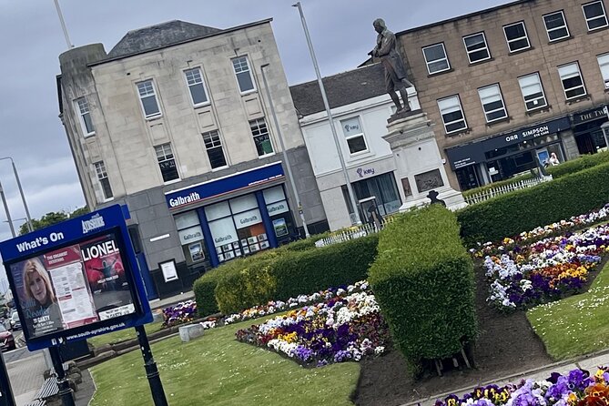 Escape Burns' Hame Toun: Outdoor Puzzle Game in Ayr - How the phone app changes the experience