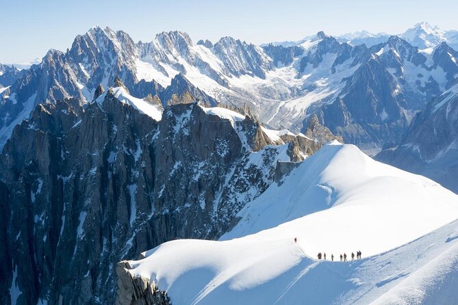 Escape Game in the streets of Chamonix - Turning Chamonix into a 1780s race