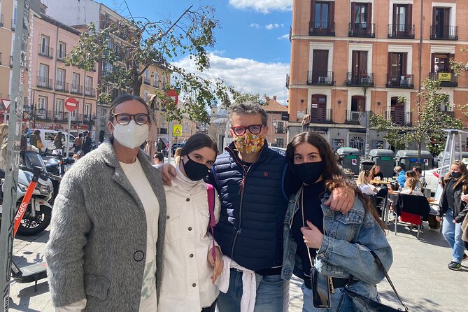 Escape game Madrid, chase the killer - The hidden ending and group rhythm