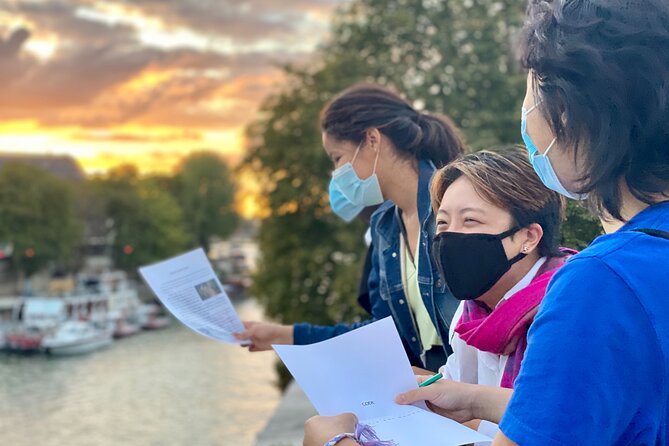 Escape game on the Île de la Cité - The flower and bird market adds everyday Paris
