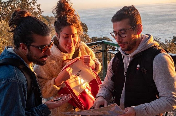 Escape Game Outdoor to discover Nice - Reaching Castle Hill and seeing Nice from above