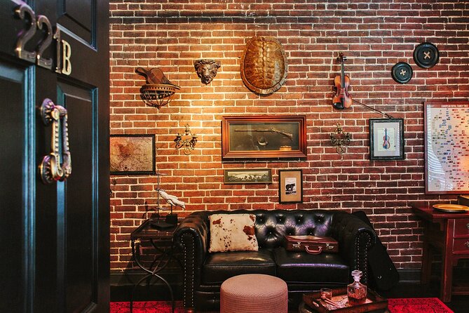 Escape Room Live Alexandria: 60-Minute Adventures - Four stories, one ticking clock