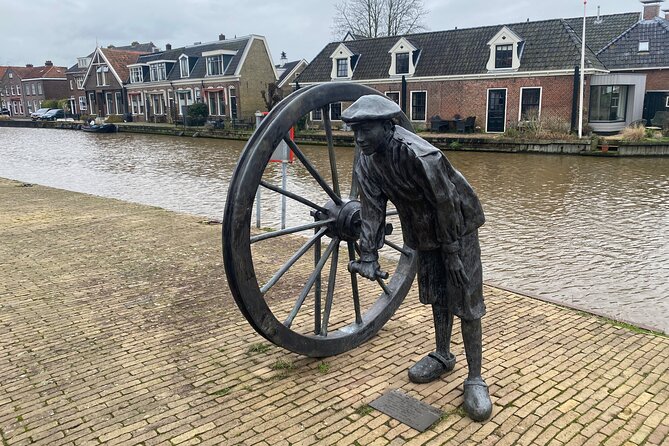 Escape The City Sneek City Walk With Puzzles - Crossing the Harinxmabrug