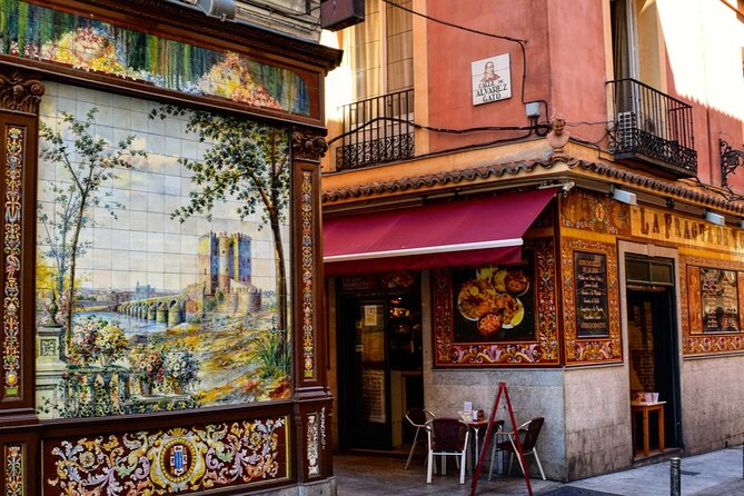 Escape the Inquisition in Madrid Exploration Game - Turning Madrid Into a Puzzle