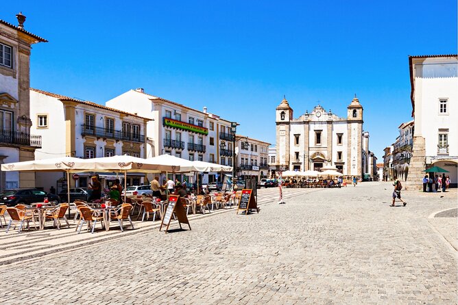 Évora Scavenger Hunt and Sights Self-Guided Tour - Pausing at Jardim Diana