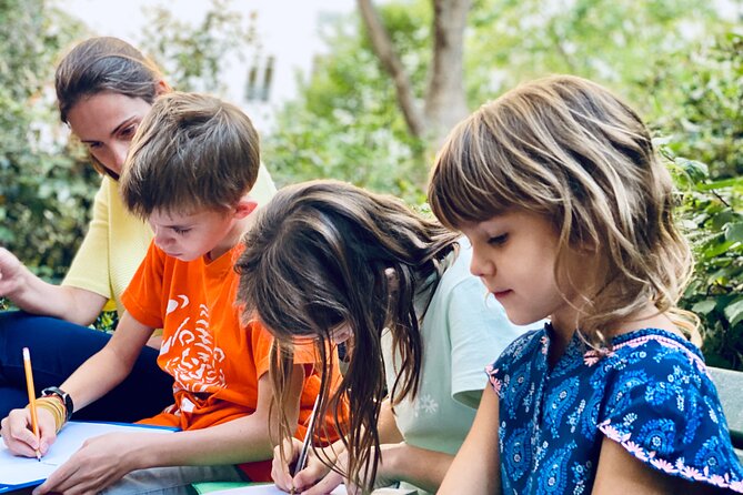 Family escape Game with kids and teens on the Île de la Cité - Starting at Henri IV on Pont Neuf