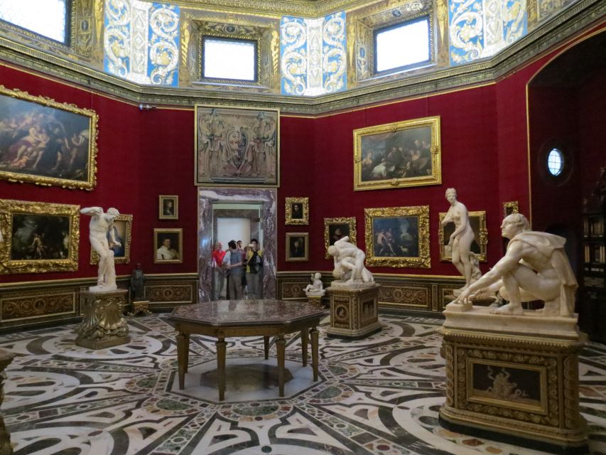 Florence: Uffizi Gallery Private Treasure Hunt for Families - Turning paintings into clues