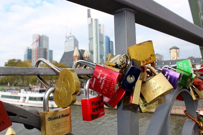 Frankfurt Old Town & Emperors: City Game & Walking Tour - Ending at Römerberg