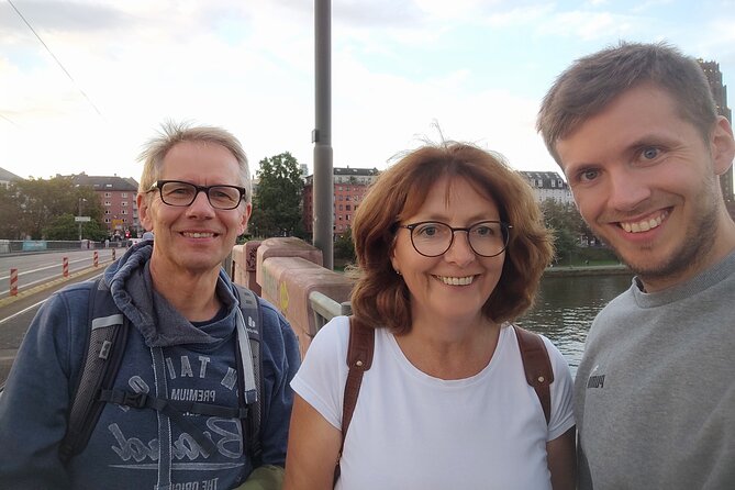 Frankfurt Old Town & Emperors: City Game & Walking Tour - Why the self-guided format works