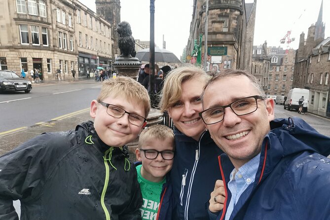 Ghosts of Edinburgh: Bloody Past Exploration Game and Tour - Greyfriars Bobby and the edge of Greyfriars Kirkyard