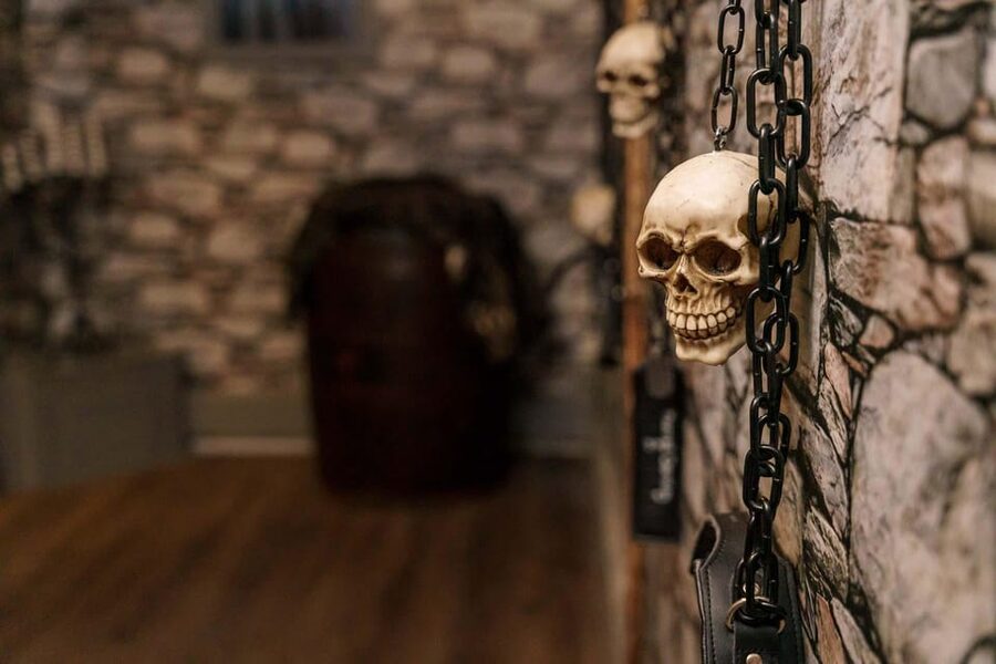Glasgow: Escape Room The Ghost of Mary Queen of Scots - Sixty minutes to lay Mary’s ghost to rest