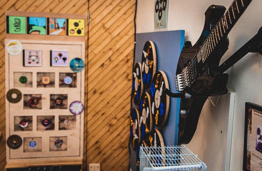 Glasgow: Stuck in the 90s... A Nostalgic Musical Escape Room - The strongest reasons to book