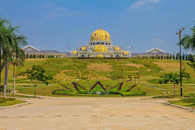Group Tour: Half-Day Kuala Lumpur City Exploration Tour - Merdeka Square and the Sultan Abdul Samad Building