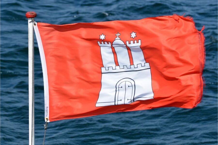 Hamburg City: Scavenger Hunt Self-Guided Tour - Timing, pace, and the real length of the walk