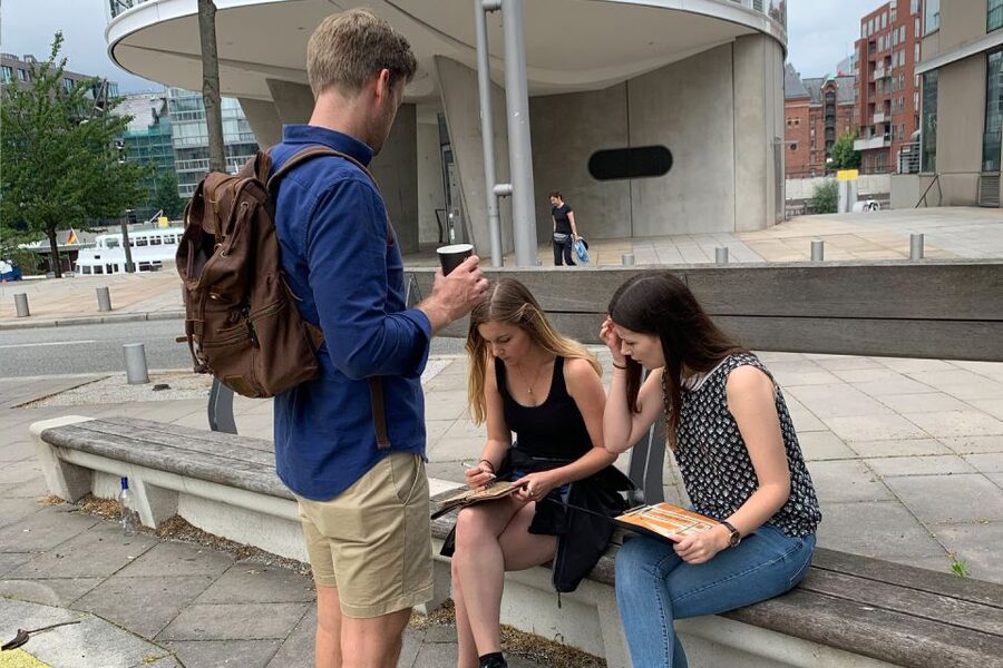 Hamburg: Treasure Hunt Game through HafenCity - How the puzzle format works for groups
