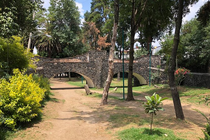 Hidden Gems of Mexico City: Exploration Game and Tour - The 1896 fountain in the old orchard area