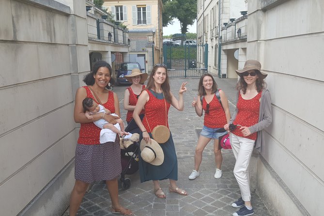 Historical treasure hunt in the city of Versailles - Walking through the historic town