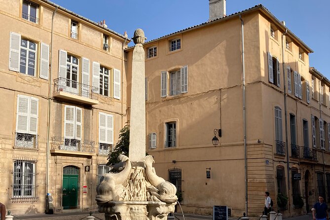 Historical visit/Treasure Hunt of Aix en Provence - Finishing at Saint-Sauveur Cathedral
