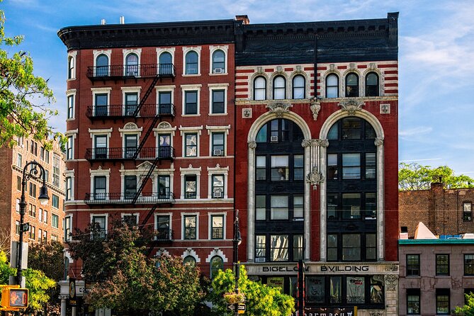 Immersive Murder Mystery in Manhattan - Scavenger Hunt Experience - Starting at Washington Square Park
