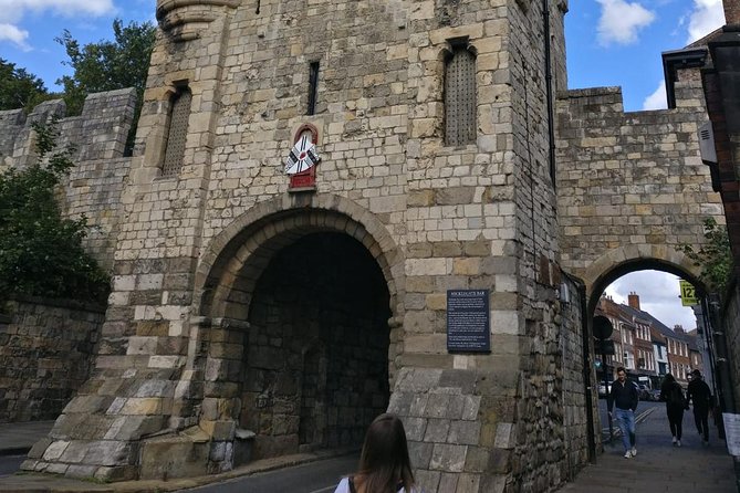 Immersive Murder Mystery in York, A City Treasure Hunt Experience - Starting at Clifford’s Tower in 1491