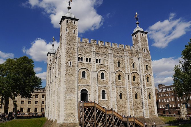 Immersive Treasure Hunt Adventure - City of London's Secrets - Starting near St Paul’s and entering the Square Mile