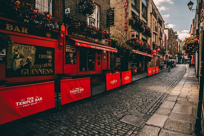 Interactive Treasure Hunt of Dublin's Secrets - Solving Dublin One Clue at a Time