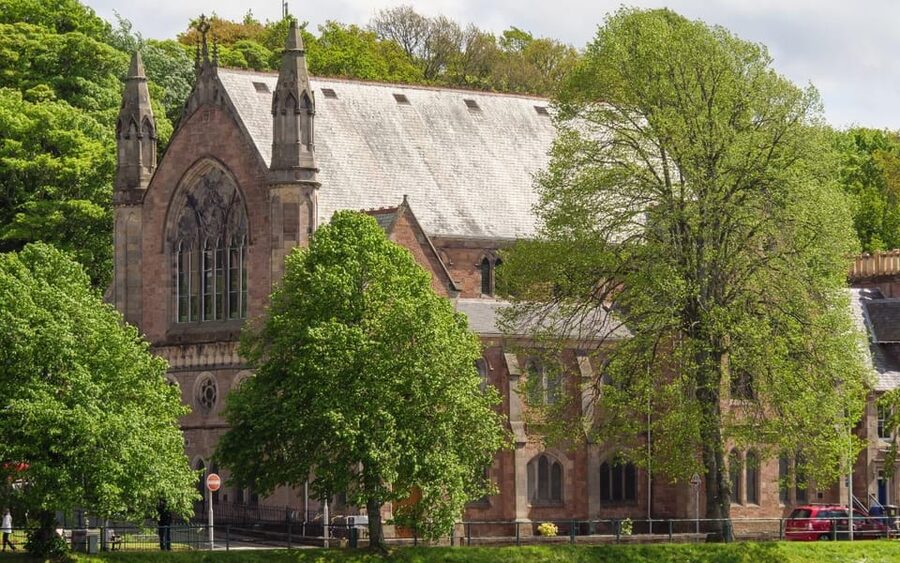 Inverness: City Walking Tour & Exploration Game - Trying the Highland-style challenges