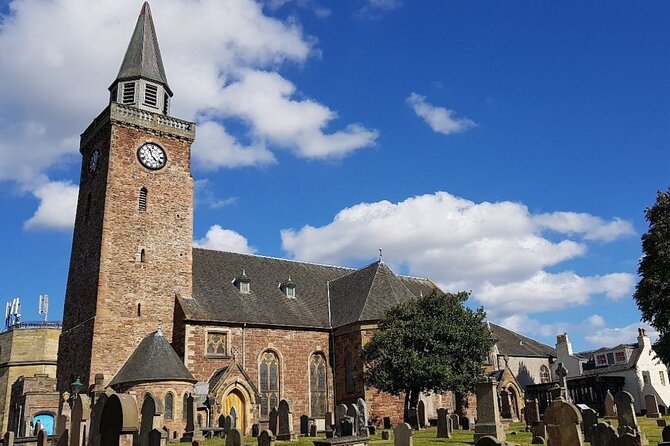 Inverness Quest: Self Guided City Walk & Immersive Treasure Hunt - Inverness Castle and the River Ness