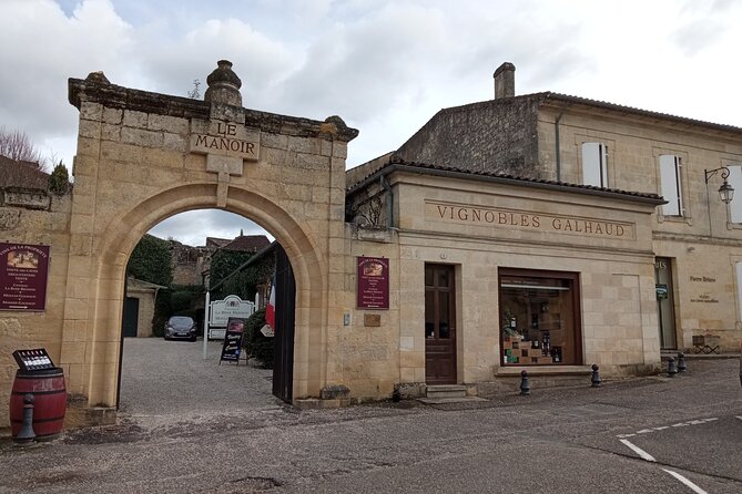 Isaac Newton’s Trail: Puzzle Quest in Saint-Émilion - Access and group setup