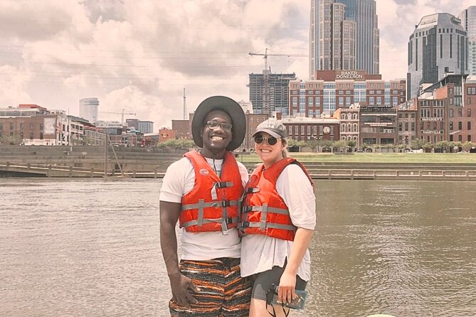 Kayak Scavenger Hunt in Downtown Nashville - Solving clues while you paddle