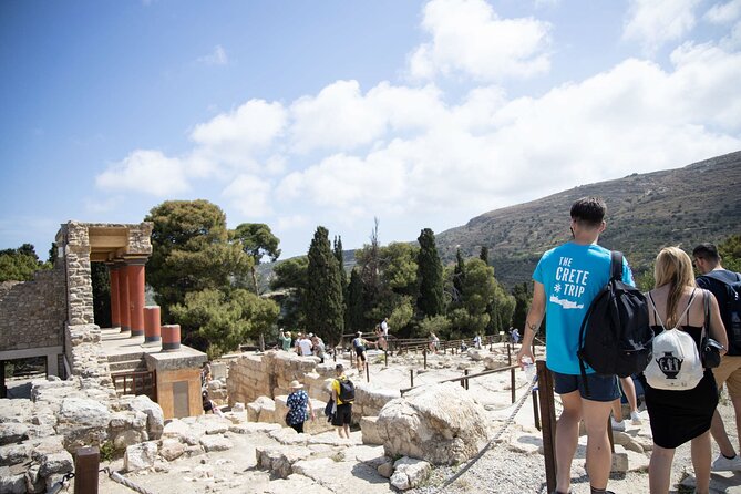 Knossos Palace Self-Guided Treasure Hunt & Tour - The Horns of Consecration finish