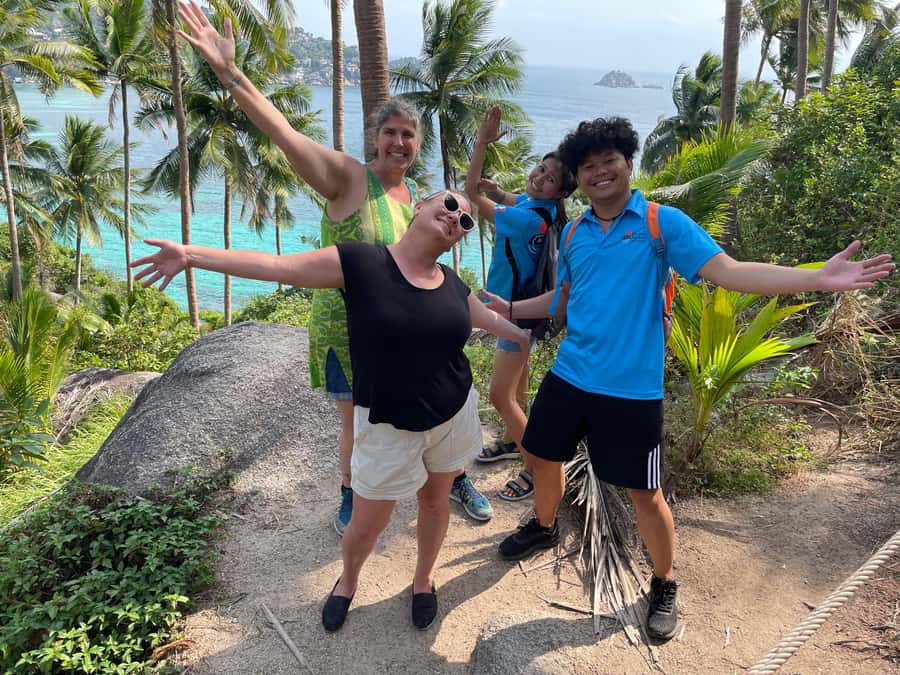 Ko Tao: Puzzle-Solving, Island Adventure, Treasure Hunt - Thai food, fruit, and drinks between clues