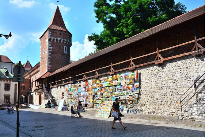 Krakow Old Town Mysteries: Exploration Game and Tour - Art and café culture on Floriańska Street
