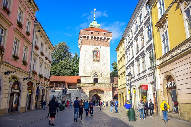 Krakow Old Town Mysteries: Exploration Game and Tour - Reading Krakow through its squares