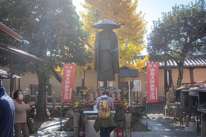 Kyoto Flea Market Cultural Exchange with English Learners - Starting in central Kyoto and walking toward To-ji