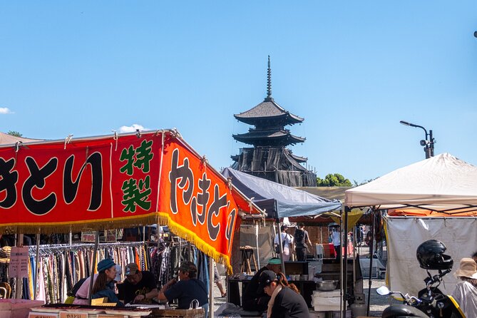 Kyoto Flea Market Cultural Exchange with English Learners - A conversation with a local English learner
