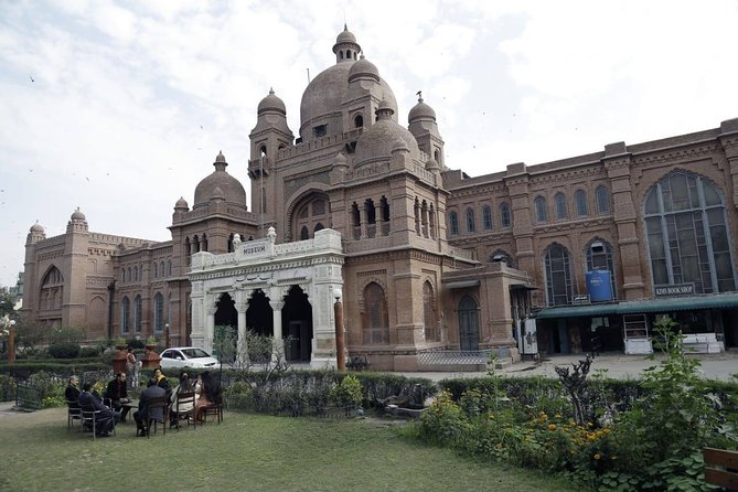 Lahore City, Fort, Museums and Walled City Exploration Tour - Walking the Walled City of Lahore