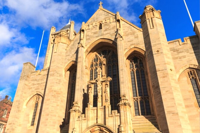Leeds Scavenger Hunt and Sights Self-Guided Tour - Two hours, with room for breaks