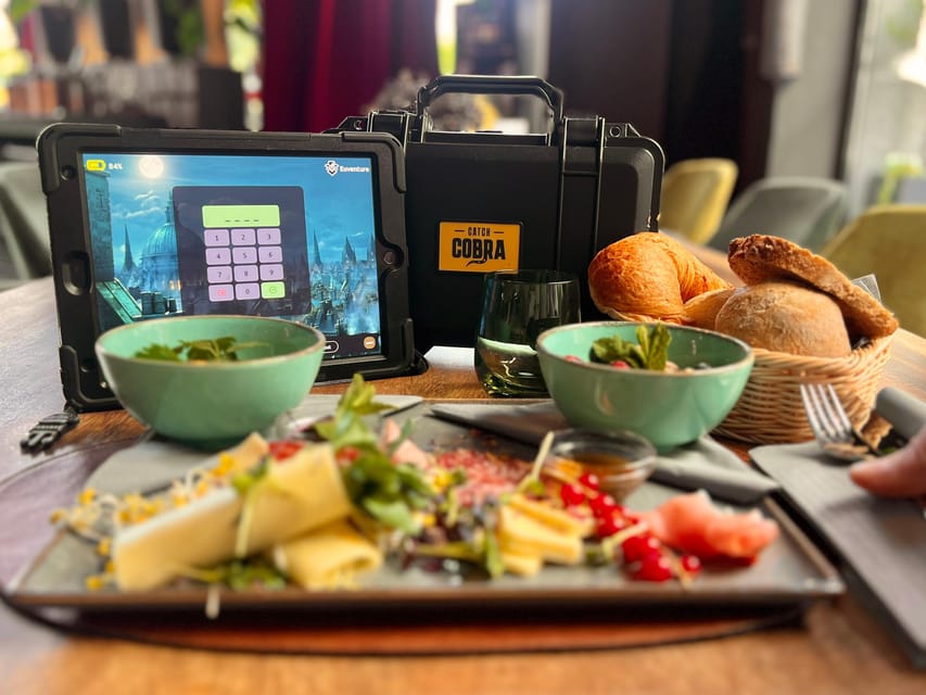 Leipzig's Mystery Morning: Breakfast & Escape Game - The mission briefing and the case of Hektor