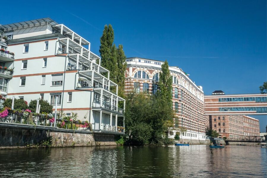 Leipzig: Scavenger Hunt Self-Guided Tour - Shipping, timing, and what to carry