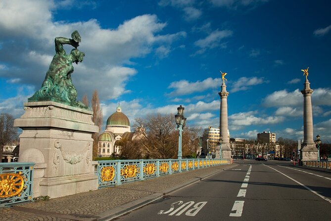 Liege Scavenger Hunt and Highlights Self Guided Audio Tour - Place Saint-Lambert and the city’s surprising shopping route